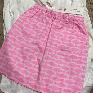 Vineyard Vines ruffle button down top and skirt